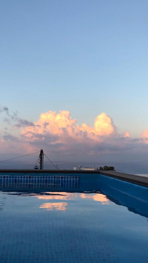 Amaryllis Suites Santorini 费拉 外观 照片
