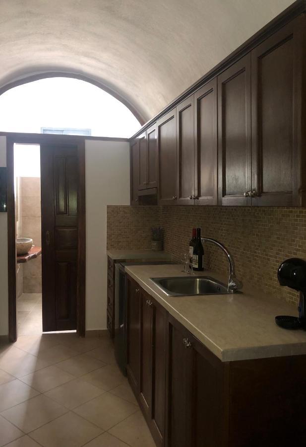 Amaryllis Suites Santorini 费拉 外观 照片