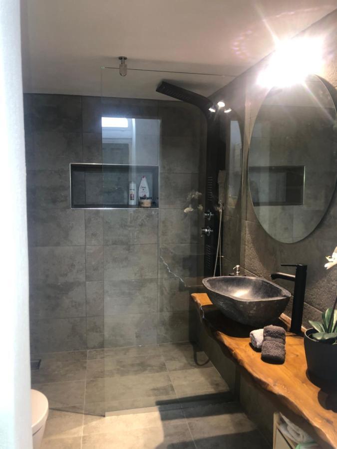 Amaryllis Suites Santorini 费拉 外观 照片
